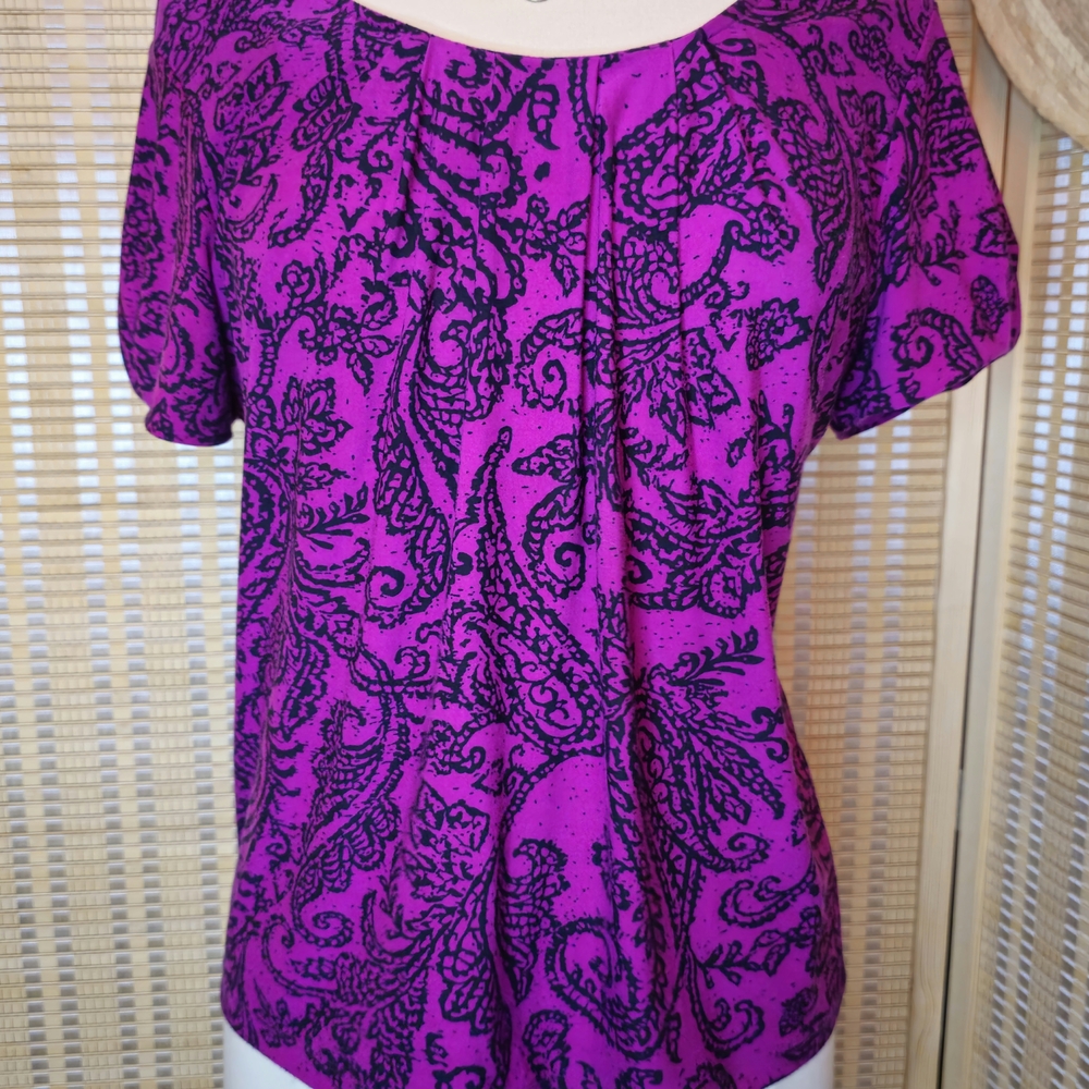Magenta Paisley Print Ultra Soft Short Sleeve Pleated Blouse Size Medium Large
